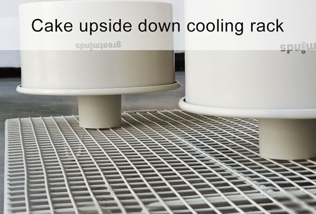 Cake-Upside-Down-Cooling-Rack