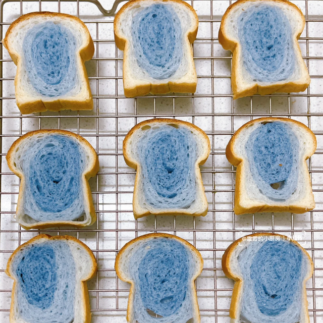 Blue Gradient Mushroom White Bread