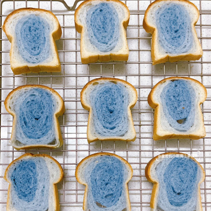 Blue Gradient Mushroom White Bread Baking Tutorial