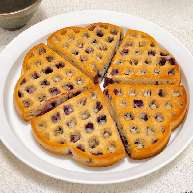 How to Make Homemade Cheesy Blueberry Muffins
