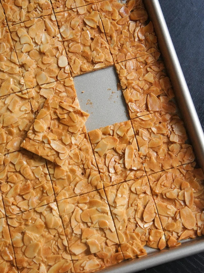 Baked Almond Cookies