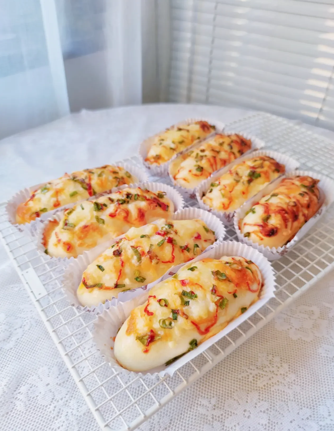 Scallion Cheese Floss Bread - 副本